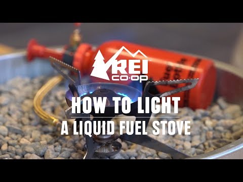 How to Prime and Light a Liquid Fuel Stove || REI