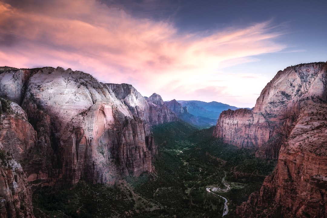 What is the Best Time to Visit Zion National Park? A Month-by-Month Breakdown