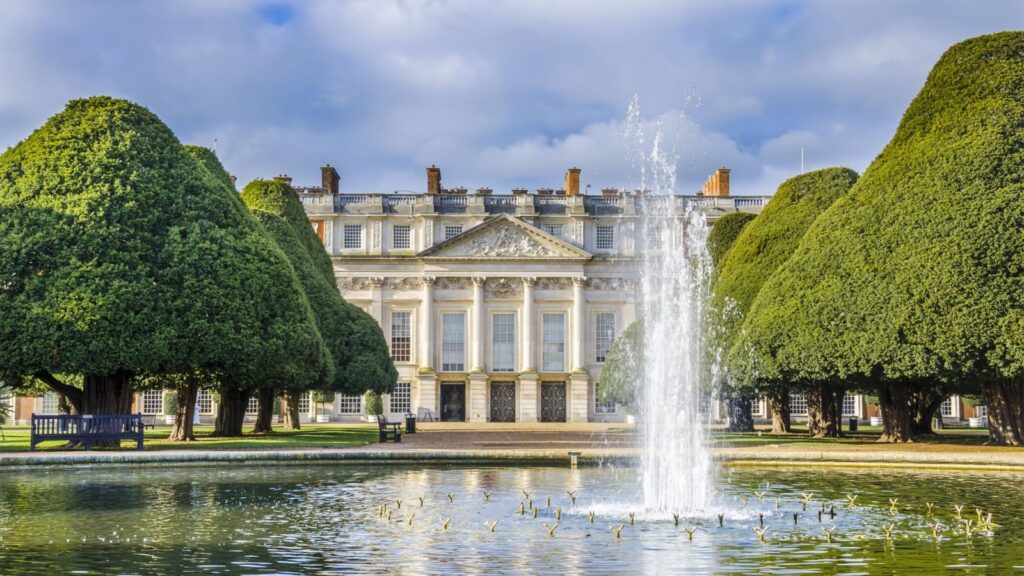 Hampton Court Palace, Kingston, london, England