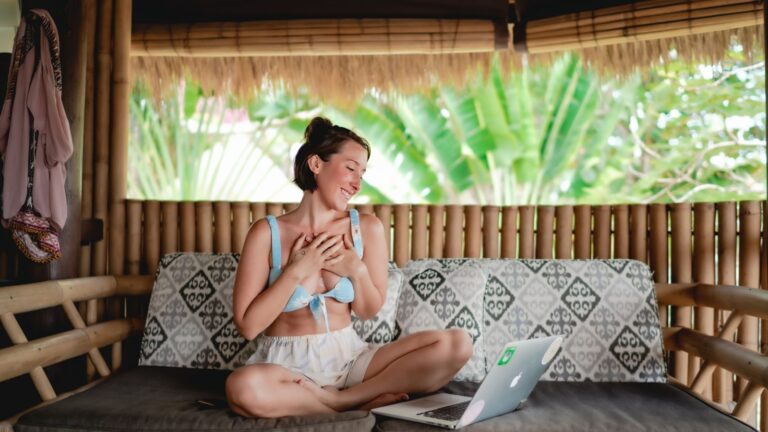 12 Safety Precautions Solo Travelers Must Take While Traveling