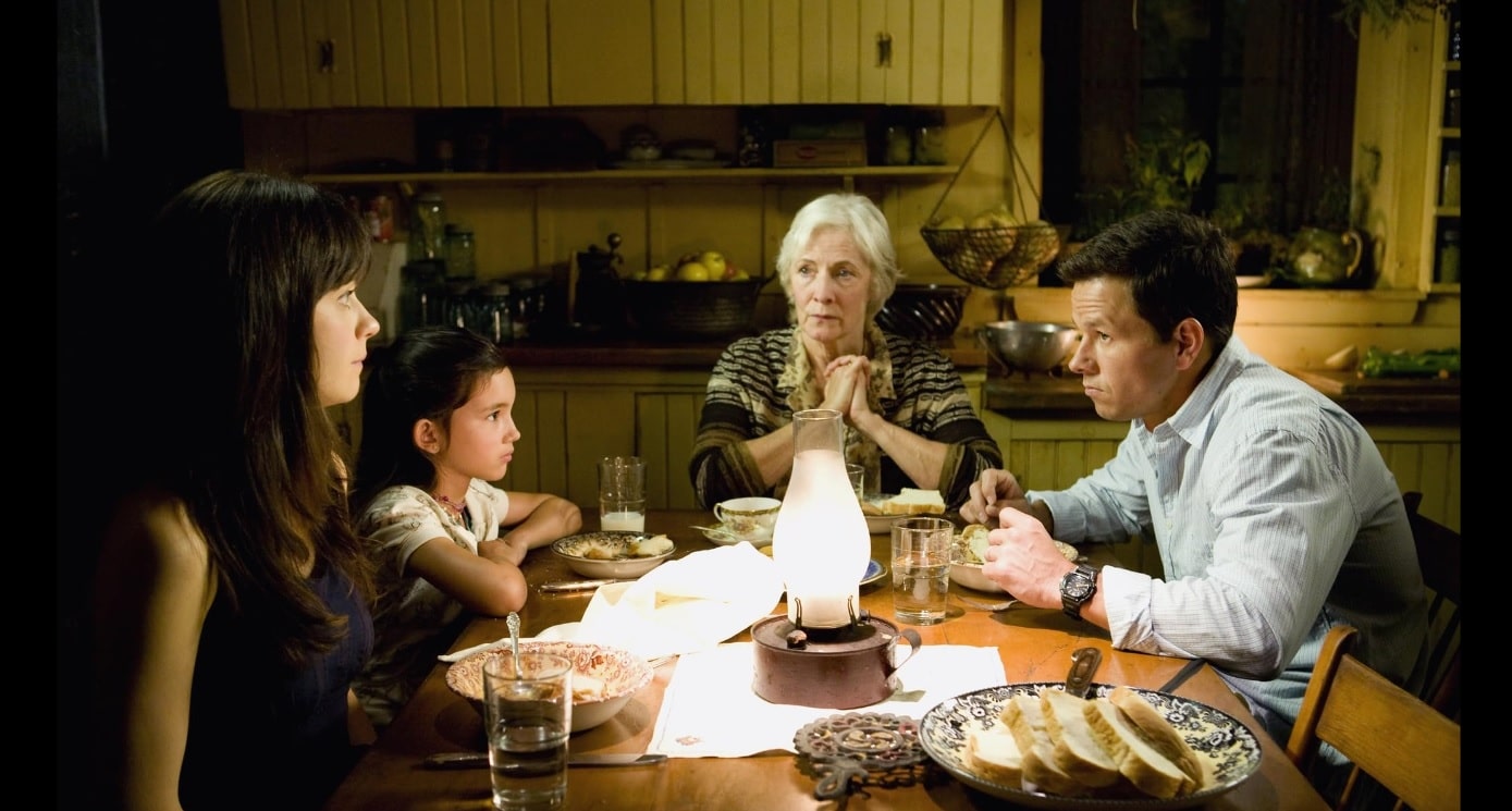 Mark Wahlberg, Betty Buckley, Zooey Deschanel, and Ashlyn Sanchez in The Happening (2008)