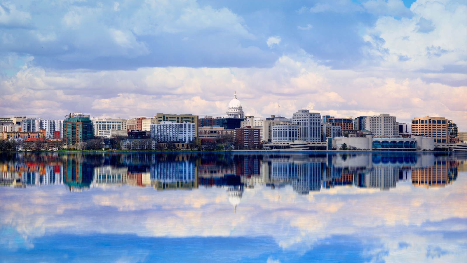 Madison Skyline and the Wisconsin State Capitol from Lake Monona, Madison, Wisconsin, USA