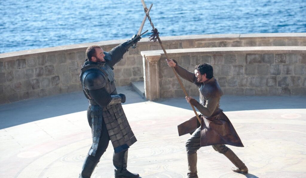 Pedro Pascal and Hafþór Júlíus Björnsson in Game of Thrones (2011)